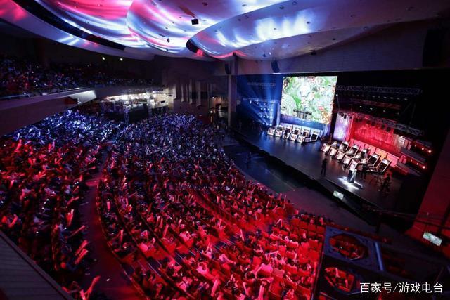 相较于琼斯 相较于琼斯