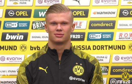 因此更添悬 因此更添悬